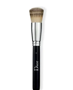 Backstage Foundation Brush