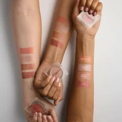 Creamy Lip Cheek Eye Powder