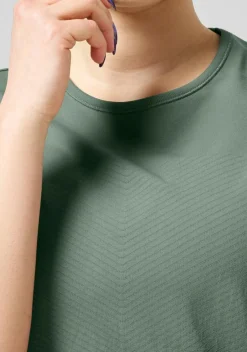 Essential Block Seamless Tee