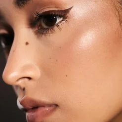 Flyliner Longwear Liquid Eyeliner