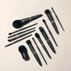 Foundation YB4 Luxe Makeup Brush