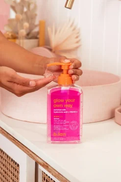 Glow Your Own Way Clear Self Tan Gel