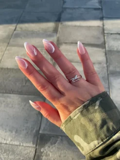 Instant Pro Press-on Manicure