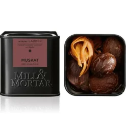 Muskatnød Og Blomme Hel Ø