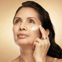 Revitalizing Supreme+ Youth Power Crème