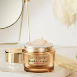 Revitalizing Supreme+ Youth Power Crème