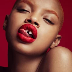 Stunna Lip Paint Longwear Fluid Lip Color