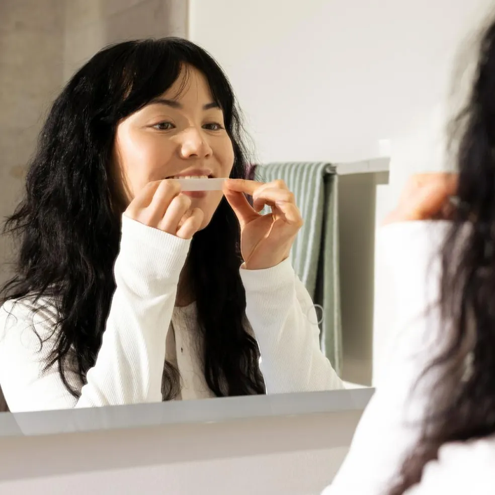 Whitening strips, aloe vera